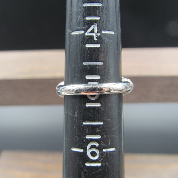 Size 5 Sterling Silver Square Cubic Zirconia Ring - Picture 5 of 7